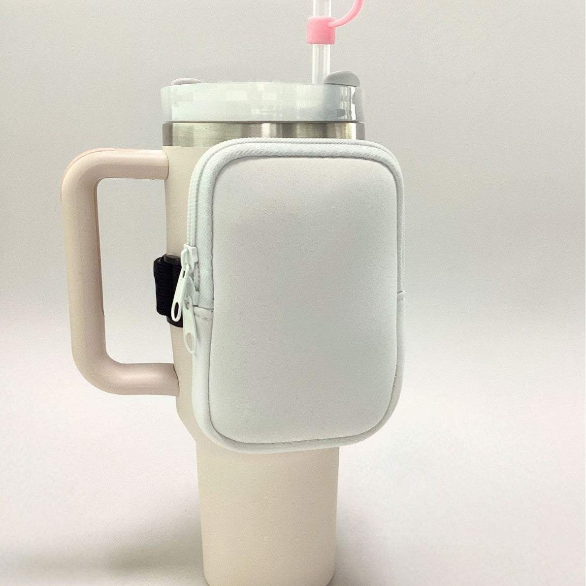 Isolierende Neopren Tassenhülle – Wasserdicht, Wiederverwendbar & 2-in-1 Becherhalter mit Geldfach {{ DaniFest }}