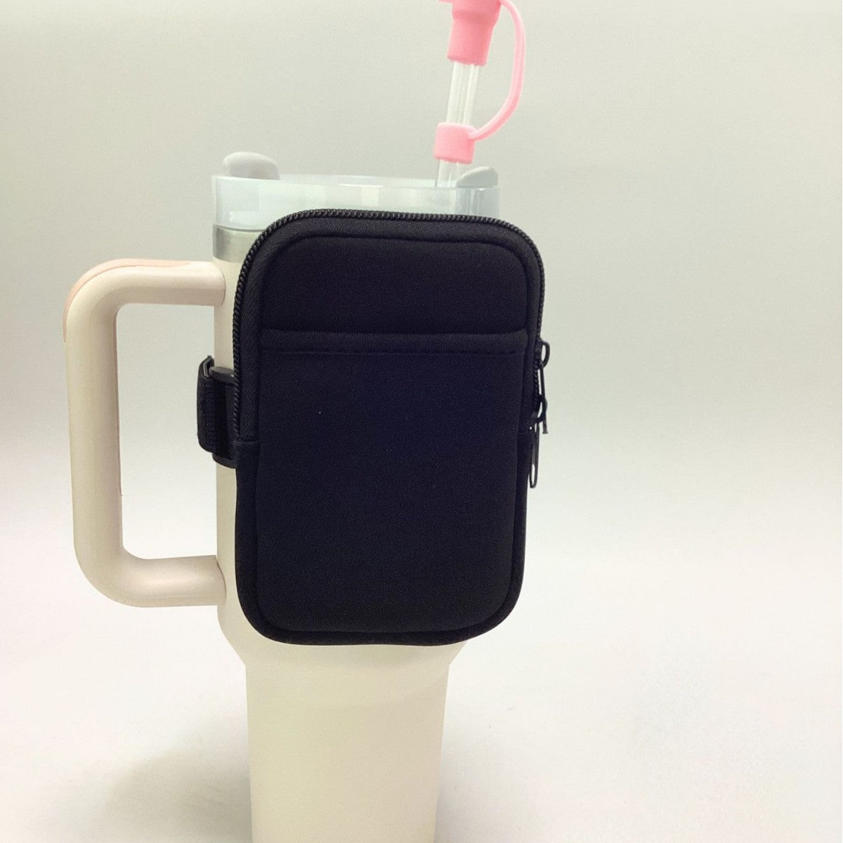 Isolierende Neopren Tassenhülle – Wasserdicht, Wiederverwendbar & 2-in-1 Becherhalter mit Geldfach {{ DaniFest }}