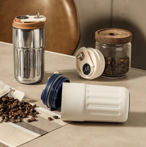 stanley– Doppelwandige Isolierflasche für unterwegs {{ DaniFest }}