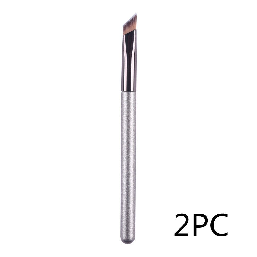 3D Augenbrauen-Pinsel mit Concealer-Applikator {{ Stilwerk }}