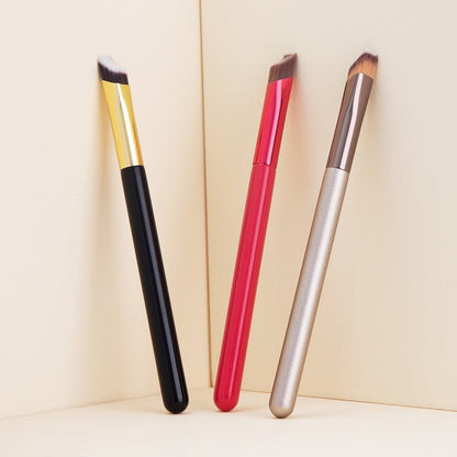 3D Augenbrauen-Pinsel mit Concealer-Applikator {{ Stilwerk }}
