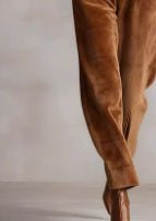 Sportlicher Velours Jumpsuit für bequeme und stilvolle Freizeitmomente {{ DaniFest }}