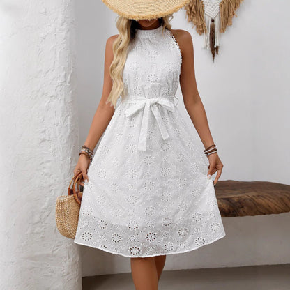 Weißes Besticktes Neckholder-Kleid – Dein elegantes Must-Have für jeden Anlass {{ DaniFest }}