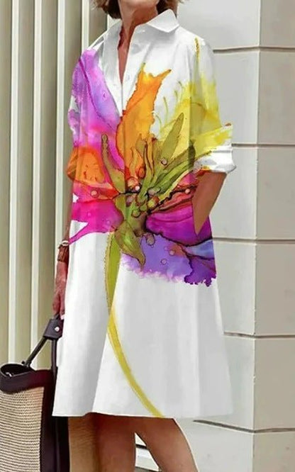 DaniFest Hemdblusenkleid in Weiß mit buntem, abstraktem Blumen-Print, Kragen, Knopfleiste und praktischen Seitentaschen