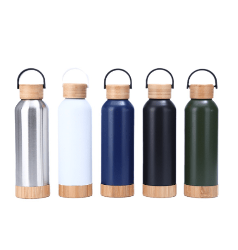 Edelstahl Trinkflasche isoliert mit Bambusdeckel für Outdoor-Aktivitäten {{ DaniFest }}