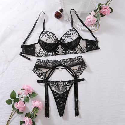 Verführerisches 3-teiliges Dessous Set: BH, Strapsgürtel &amp; Slip {{ DaniFest }}
