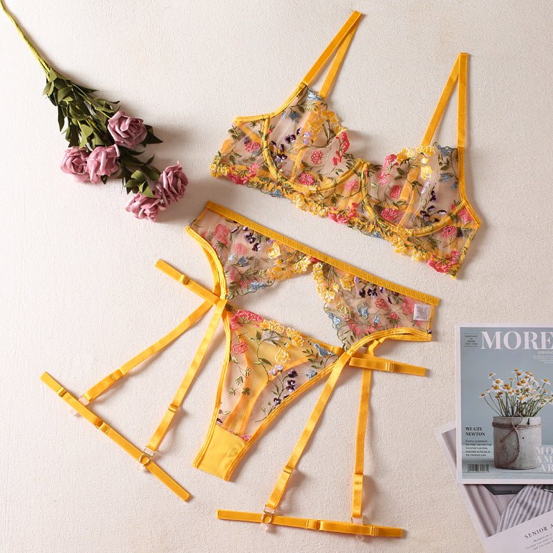 Sommer Dessous Set mit Blumenmuster – BH, Slip &amp; Strumpfgürtel (3-teilig) {{ DaniFest }}