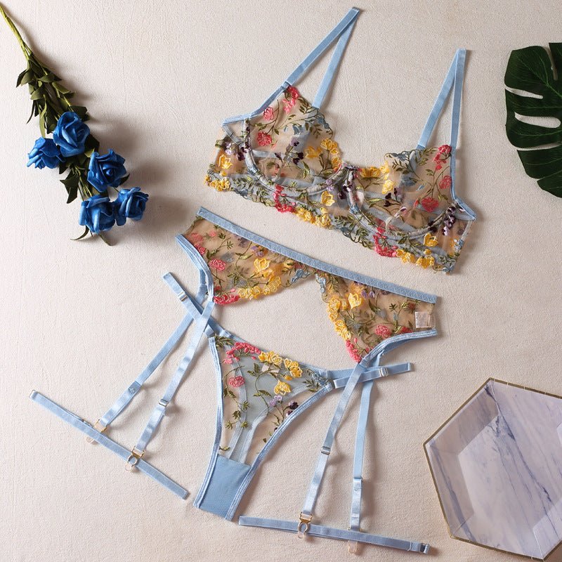 Sommer Dessous Set mit Blumenmuster – BH, Slip &amp; Strumpfgürtel (3-teilig) {{ DaniFest }}