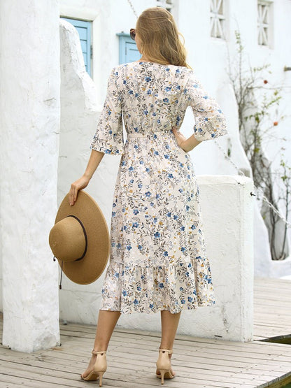 Tailliertes Pullover-Kleid mit V-Ausschnitt und 3/4-Ärmeln {{ DaniFest }}