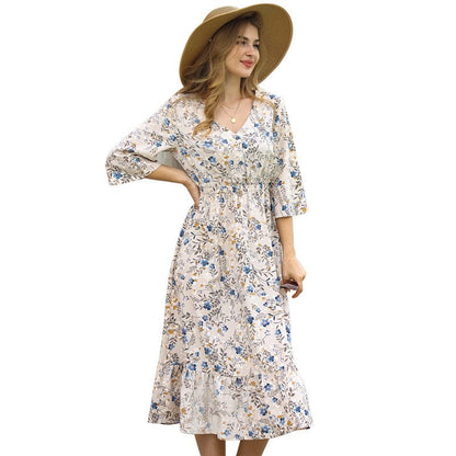 Tailliertes Pullover-Kleid mit V-Ausschnitt und 3/4-Ärmeln {{ DaniFest }}